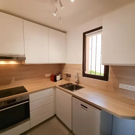 公寓 Sea View Flat 5 Minutes From The 泰晤勒·苏尔·梅尔